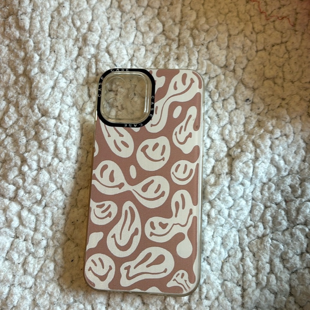 Cute SHEIN phone case very cute case!!!!! Will come with suckers!!!!